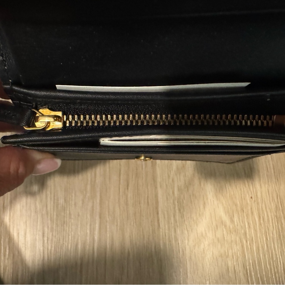 Gucci GG Monogram Bee Wallet- SOLD - Picture 7 of 8